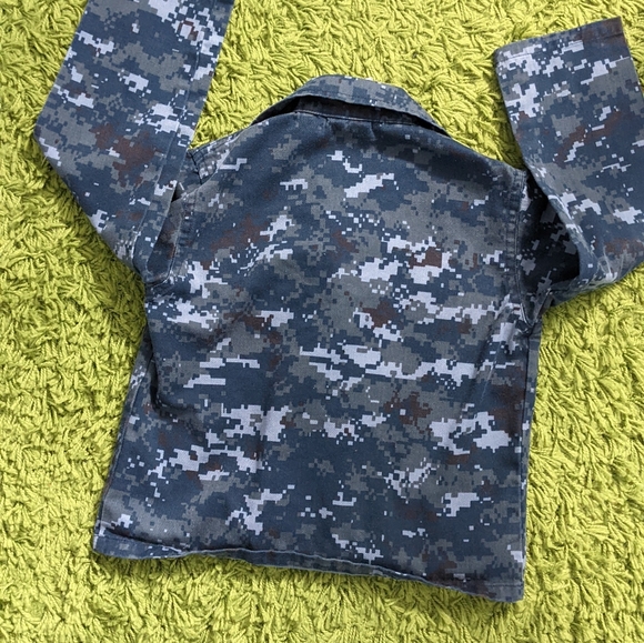 🦌🌲Toddler Army Shacket🪵🦆 - Picture 3 of 4
